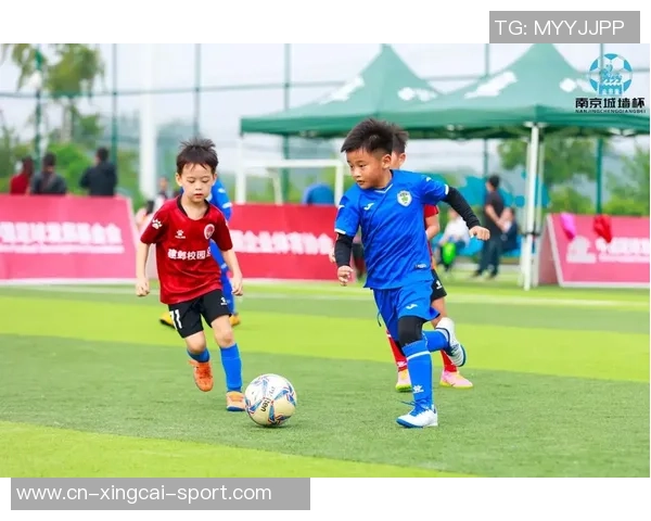 男生足球衣时尚搭配全攻略让你在球场上尽显魅力与风格